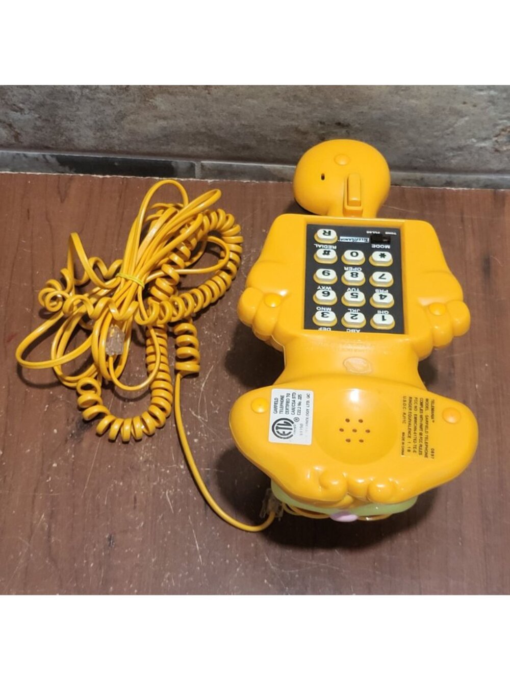 Vintage Telemania Garfield Novelty Landline Telephone Push Button Dialing Coiled - Picture 4 of 12